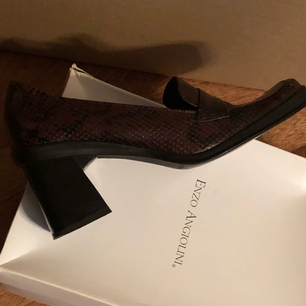 Loafer - Picture 2 of 2